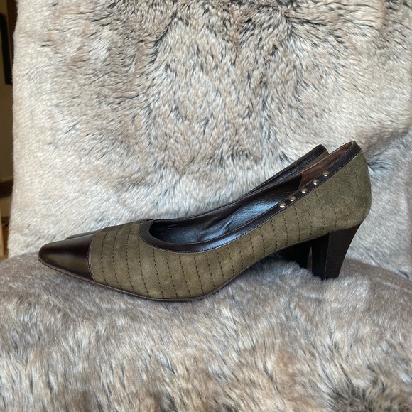 Valentina Rangoni Suede & Leather Studded Cap Toe Pumps | Size 9 AA Narrow - Picture 11 of 11